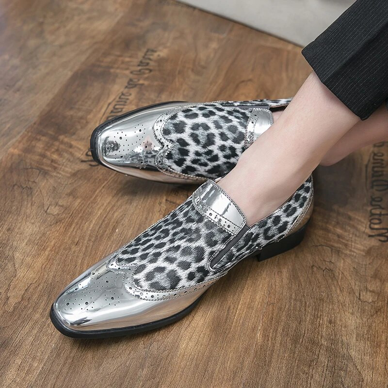 Luksuzne dizajnerske muške sjajne zlatno-srebrne Bullock vjenčane cipele za povratak kući Ravne cipele Ležerna loafer haljina Sapatos Tenis Masculino