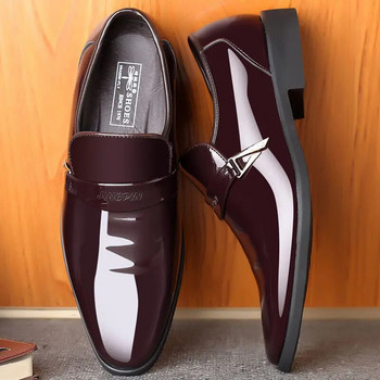 Παπούτσια για άντρες 2023 Moccasin Glitter Ανδρικά υποδήματα με μυτερές μύτες Δερμάτινο φόρεμα λουστρίνι λουστρίνι Ανδρικό Casual Oxford Shoe Office