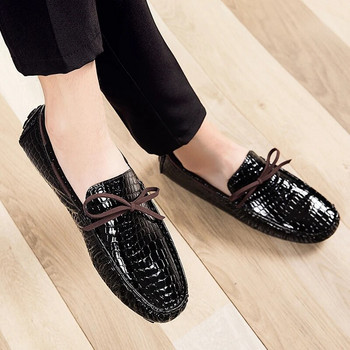 Нови модни обувки за офис обувки за мъже Ежедневни обувки за шофиране Дишащи кожени мокасини Мокасини за шофиране Удобни обувки за шофиране 2022
