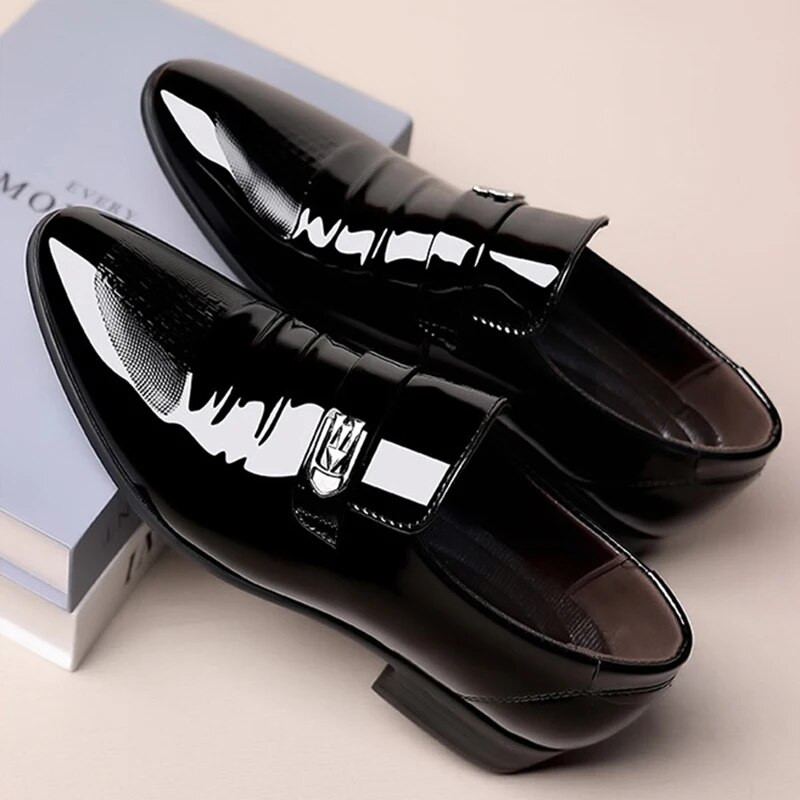 Visiškai nauji lakinės odos batai vyrams Laisvalaikio verslo batai Biuro darbo batai vyrų vakarėliams vestuvėms Oxfords Point Toe Loafers