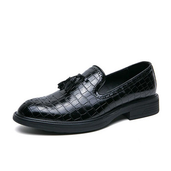 Обувки с пискюли Мъжки броги Големи размери Официални обувки с остри пръсти Slip on Oxfords Парти мъжки обувки Офис Ежедневни бизнес обувки