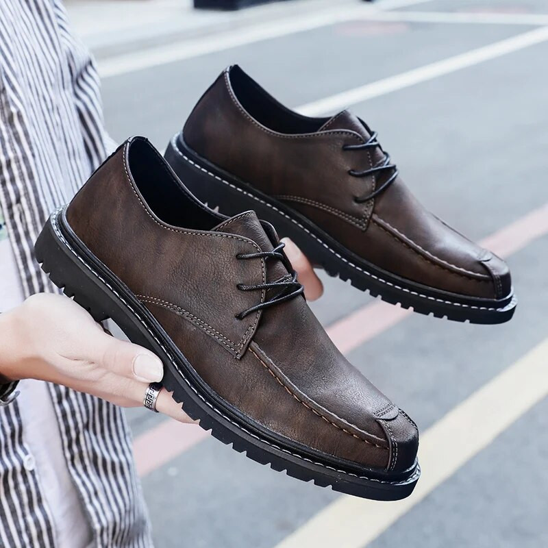 Briti stiilis meeste kingad banketi kleidid jalatsid Meeste ärijalatsid Käsitsi valmistatud pehme tallaga paelad püksid