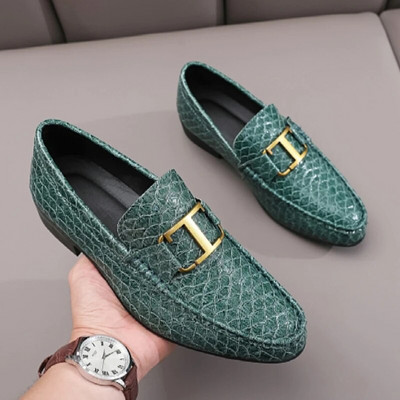 Нови елегантни мъжки обувки с високи токчета Тенденция Зелени кожени мокасини с остри пръсти Ежедневни кожени мокасини за мъже Модни мъжки официални обувки с приплъзване