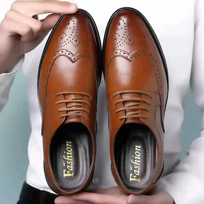 2023 Mens Wingtip Oxford Shoes Brogue Dress Shoes Classic Business Formal Shoes Man