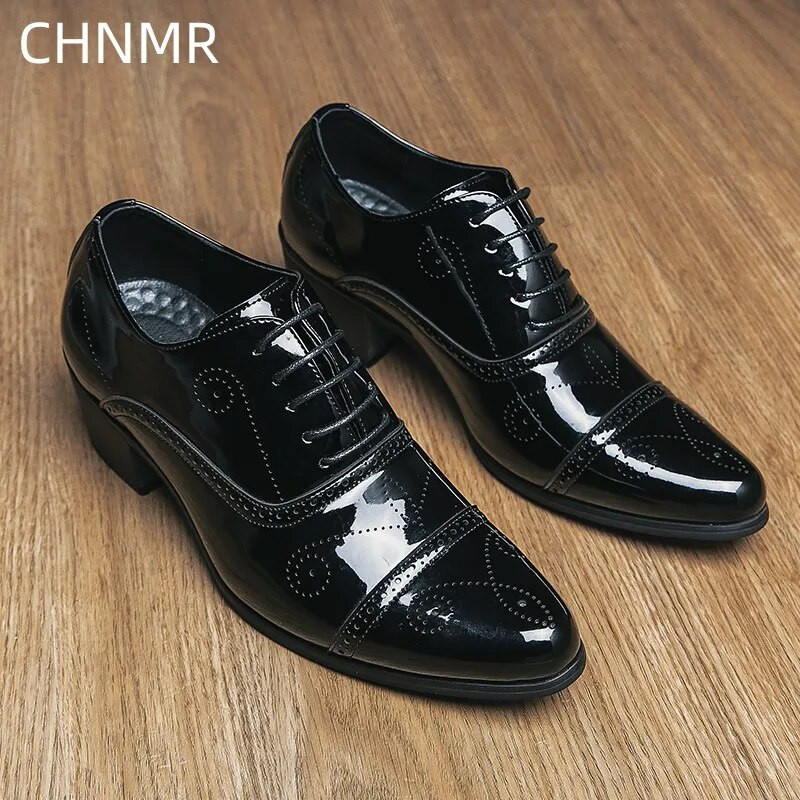 Vyriški oficialūs kubietiški odiniai aukštakulniai Didžiosios Britanijos retro laisvalaikio prabangūs vyriški socialiniai batai su apvaliomis nosimis lauko mados tendencija Karštas stilius