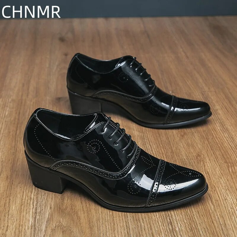 Vyriški oficialūs kubietiški odiniai aukštakulniai Didžiosios Britanijos retro laisvalaikio prabangūs vyriški socialiniai batai su apvaliomis nosimis lauko mados tendencija Karštas stilius