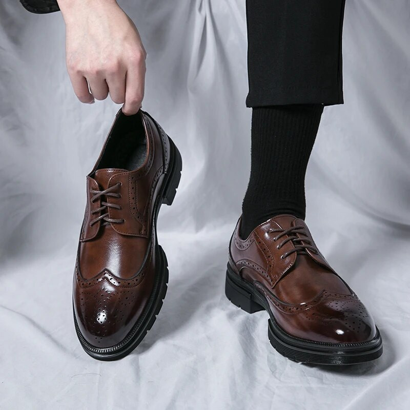 Rankų darbo vyriški „Oxford“ batai su sparneliais, juodi odiniai „Brogue“ vyriški oficialūs odiniai batai Klasikiniai verslo formalūs vyriški batai „Oxfords“