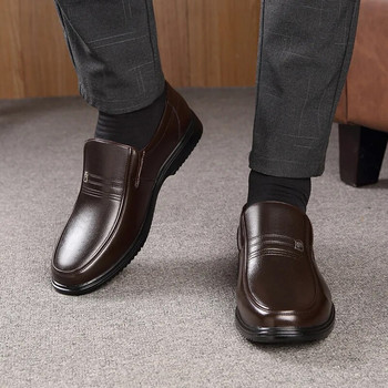 Ръчно изработени обувки Мъжки мокасини Без приплъзване Бизнес ежедневни обувки Класически меки кожени Hombre дишащи мъжки обувки плоски