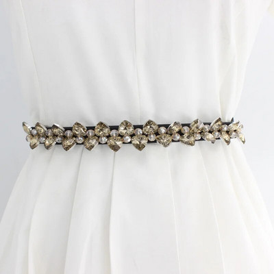 Moodne elegantne naiste kivikivist pihakett õhuke elastne kristallmust-valge naiste vöö kleit-mantlite jaoks.