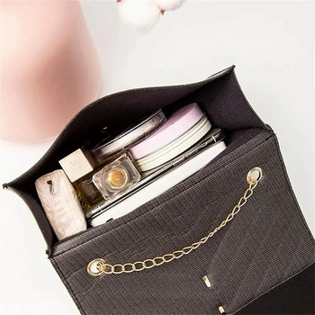 Модни чанти с капак с пискюли през рамо с V образец Мини чанта през рамо с верига за жени Бяла/черна ежедневна квадратна чанта с верига за пътуване