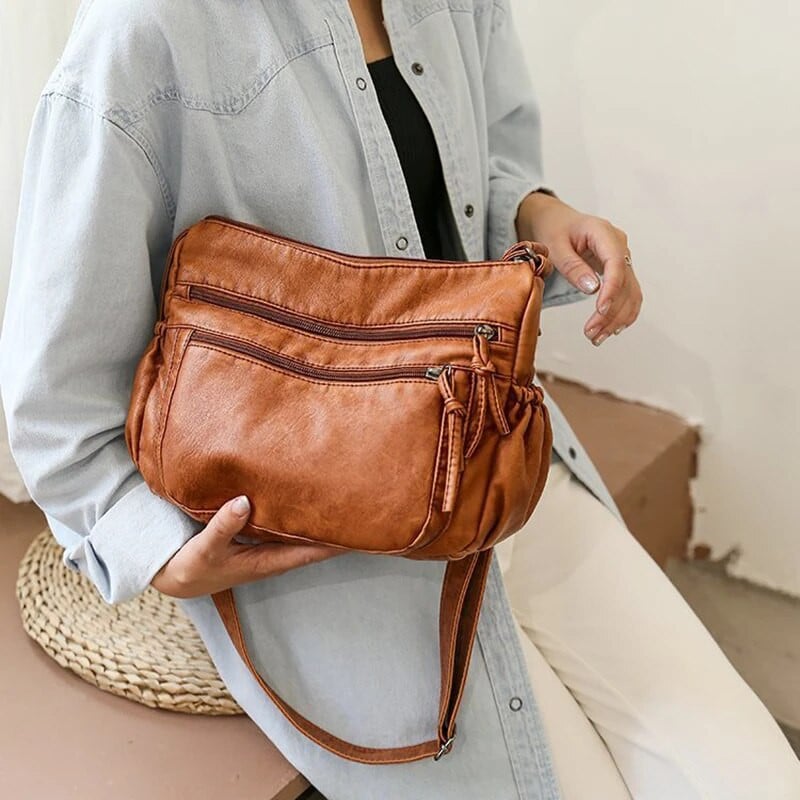 Skalbta PU odinė moteriška rankinė 2023 Senovinis pečių krepšys Universalus Juoda Ruda Spalva Didelės talpos įstrižų pakabukų laikikliai