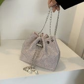 Női Divat Gyémántok Strasszos Vödörtáskák Retro gyöngy lánc Női Válltáskák Fényes Kis Crossbody Táskák Női Kézitáskák