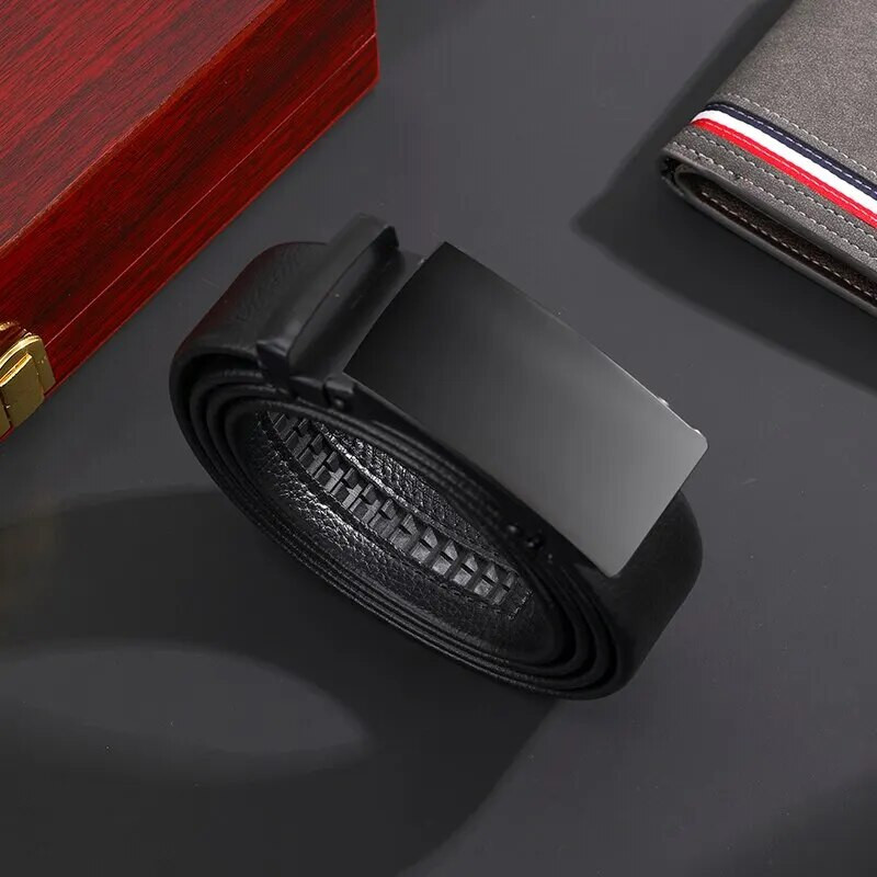 1db üzleti öv, fényes stílusú kiváló minőségű műbőr licsi mintás nadrág övvel