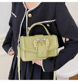 Luxus tervezői kézitáskák nőknek Retro nagy csatos nyeregtáskák Új trend Crossbody táskák Női szögletes táskák divatos bevásárlótáskák