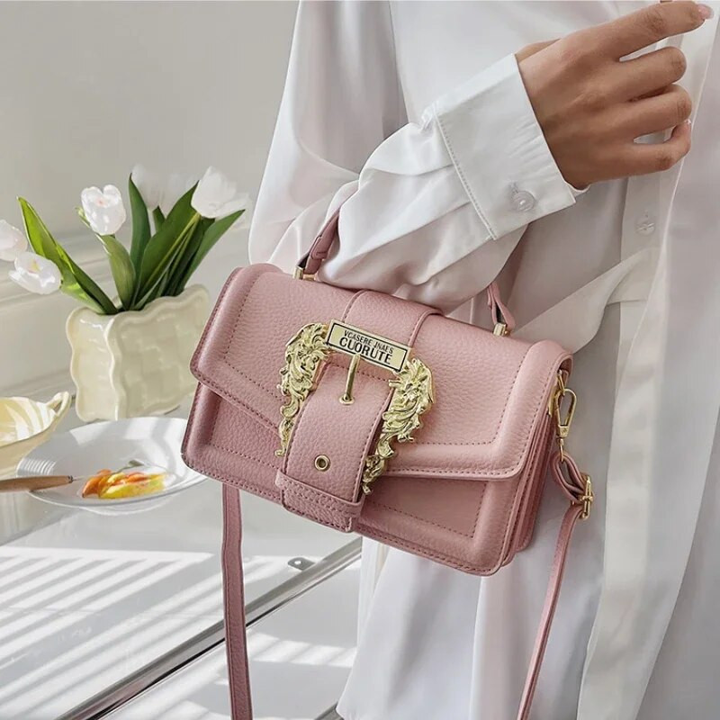 Luxus tervezői kézitáskák nőknek Retro nagy csatos nyeregtáskák Új trend Crossbody táskák Női szögletes táskák divatos bevásárlótáskák