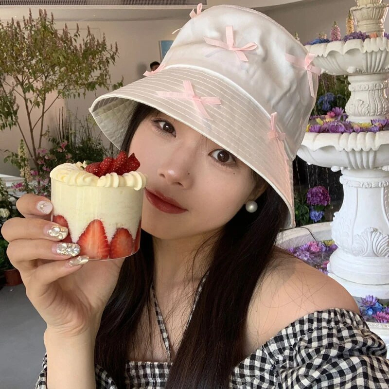 Slatki šešir s mašnom Proljetni i ljetni tanki Ins Svestrani kreme za sunčanje Ženske šeširi Niche dizajner Ležerne Svestrane kape za umivaonik