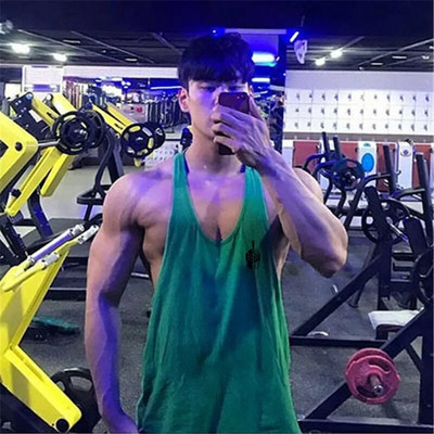 Мускулеста риза без ръкави Потник Бодибилдинг Спорт Фитнес Тренировка Жилетка за бягане 2022 Висококачествени нови мъжки свободни топове за фитнес