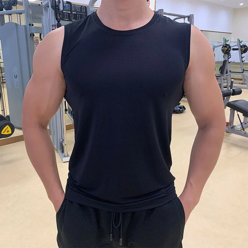 Bėgimą atspindinčios sportinės liemenės Vyrams Vasaros plonas ledinis šilkas Greitai džiūstantys marškinėliai be rankovių Krepšinio treniruotės kūno rengybos drabužiai