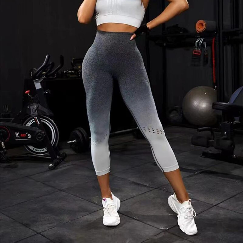 Žensko gradijentno odijelo za jogu. Bešavno izdubljeno odijelo. Tajice s visokim strukom. Seksi prsluk koji otkriva pupak. Komplet za vježbanje u teretani.