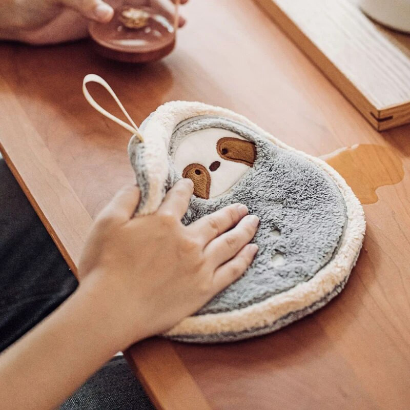 Прекрасни анимационни лениви кърпи за избърсване на ръце Удебелена коралова кадифена абсорбираща бързосъхнеща висяща конструкция Детска дишаща носна кърпа