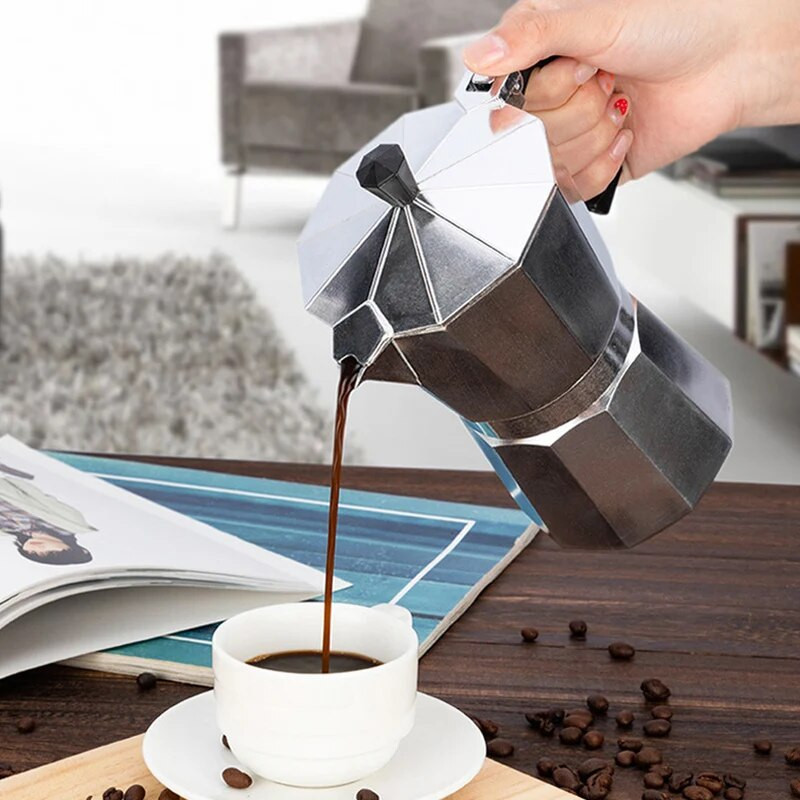 Lonac za espresso kavu Aluminijski Moka lonac Klasični talijanski aparat za kavu Kućni vanjski Moka lonac za kavu 100/150/300 ml