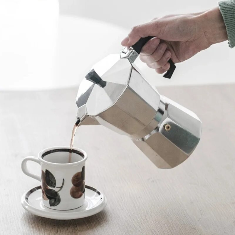 Aliumininis Moka Puodelis 300 ml Autentiškas itališkas espreso kavos virimo aparatas skirtas viryklei namuose lauko juodai raudonas kavos puodas