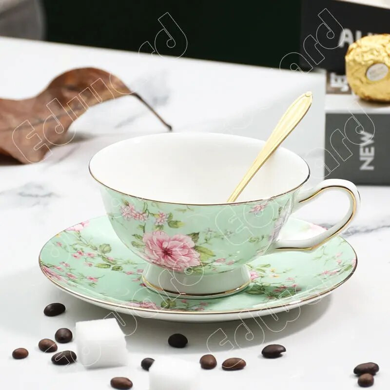 Cvjetni uzorci biljaka Šalice za čaj i tanjurići Šalica za kavu Keramička ukrasna šalica za kućanstvo Šalica za čaj u nordijskom stilu Šalice za posuđe