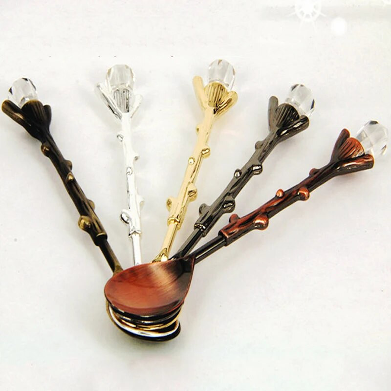 Нов модел с кристална глава Реколта Чаена лъжица Лъжички за кафе Многоцветен издълбан дизайн Фестивална парти Лъжица Лъжици Посуда