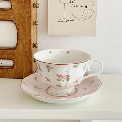Prantsuse Pink Rabbit Print Vintage kohvitassi ja alustassi komplekt Keraamiline tass Armas tüdrukute pärastlõunatee hämar ja alustass