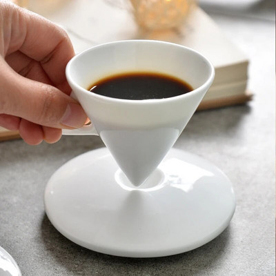 Európai Bone China kávéscsésze és csészealj készlet kanál tömény kis csészével Personality nappali dohányzóasztal dekoráció