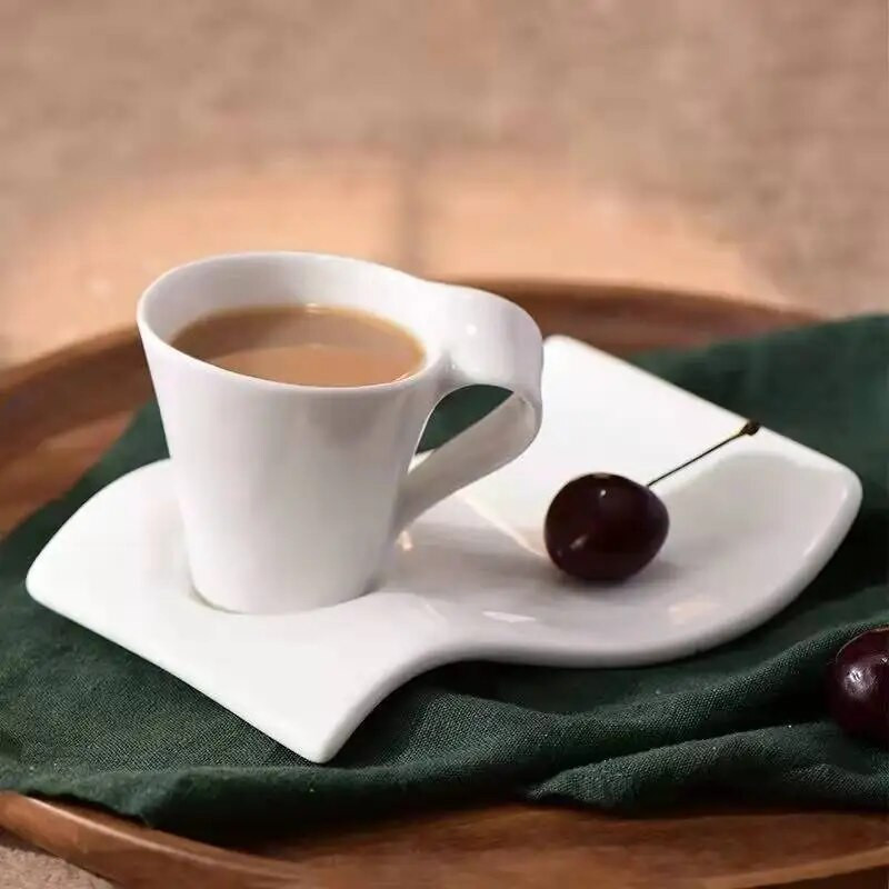 Kreativna keramička šalica za kavu od 300 ml Espresso šalica za kavu s tanjurićem Kućna šalica za vodu Šalica za doručak za par Šalica za mlijeko Umjetnički set šalica za čaj
