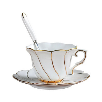 Изискана чаша за кафе с чинийка и лъжица от благороден костен Китай в Европа със златна керамична чаша за следобеден чай за капучино