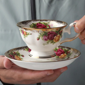 Σετ πιατάκι για φλιτζάνι καφέ Bone China Δώρο εκτύπωσης βρετανικού ρετρό τριαντάφυλλο Χειροποίητη χρυσή κεραμική κούπα καφέ Ποτό κουζίνας για το σπίτι