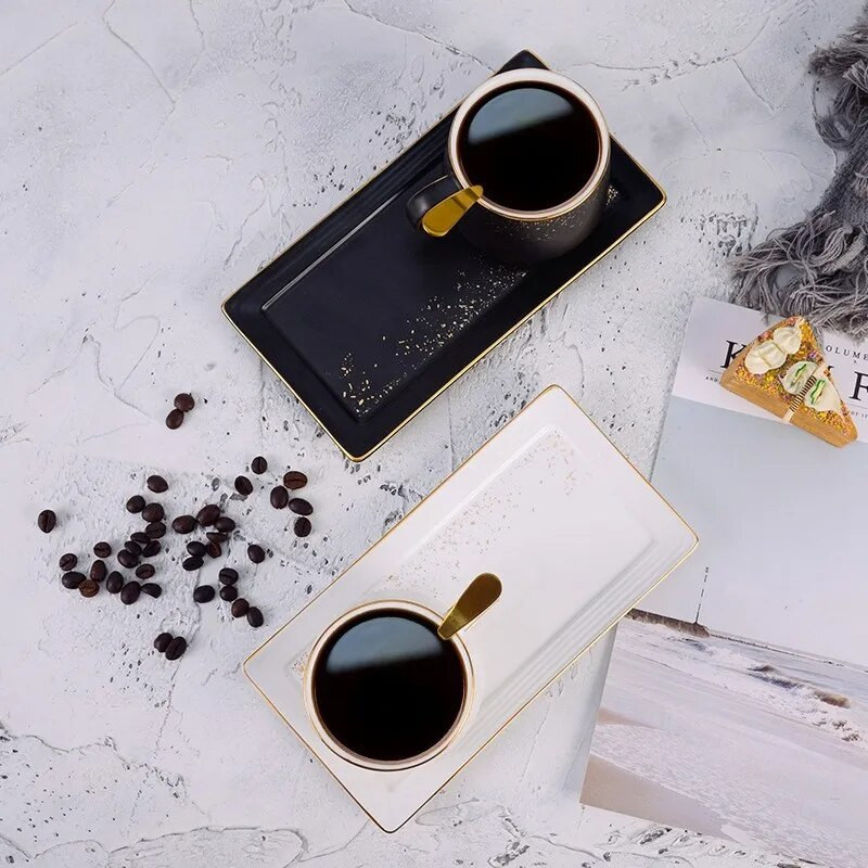 250 ml Европейски стил Креативен керамичен комплект чаши за кафе Порцеланови чаши с поднос и лъжица Вода Чаша за чай Чаши за закуска Мляко
