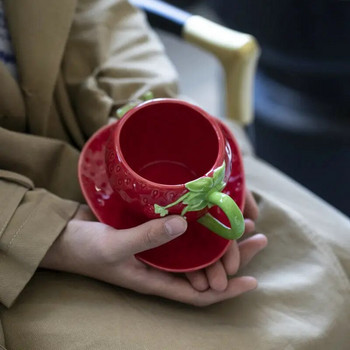 Ръчно рисуван триизмерен релеф с форма на ягода Чаша за кафе, домакинска чаша, британска чаша за следобеден чай Чаша