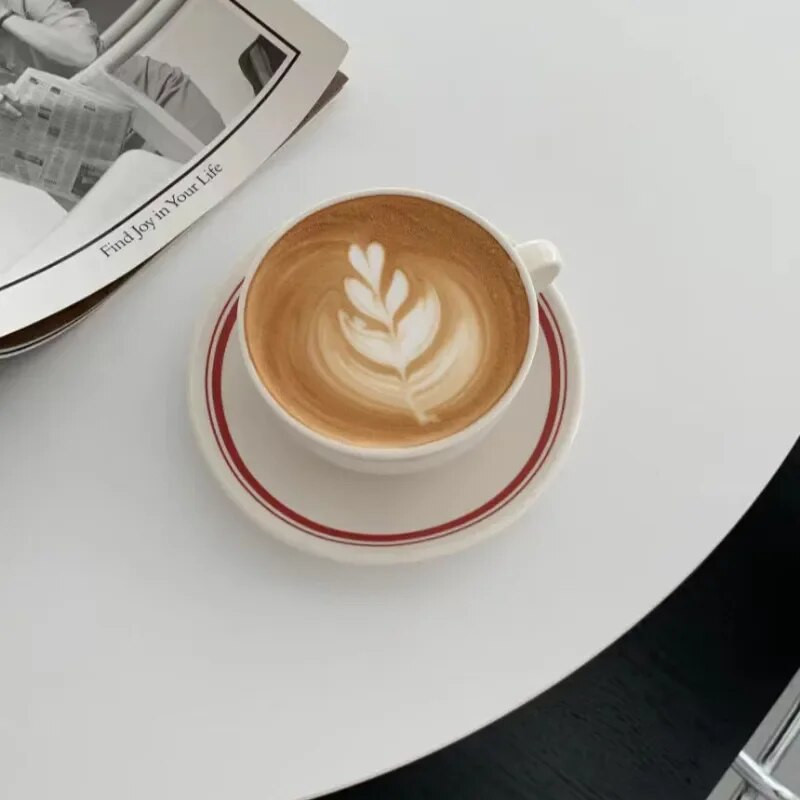 Korejska ins stilska francuska retro šalica Red Letter Line Keramička šalica za kavu + tanjur Bijela šalica za mlijeko Minimalistički set rođendanski dar