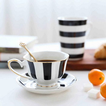 Комплект чинийки за чаша за кафе във формата на цвете Керамичен сервиз за следобеден чай в европейски стил Изящен костен Китай Чаша за чай със златни рамки за съдове