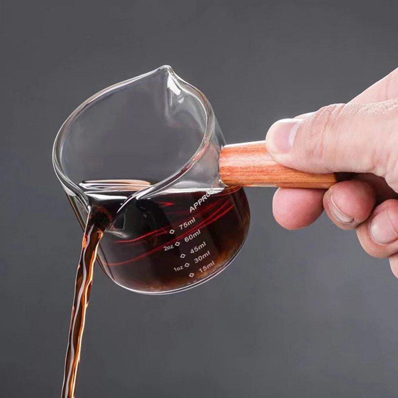 Medinės rankenos stiklinis espreso kavos matavimo puodelis vienos/dvi burnos pieno ąsotis Kavos reikmenys Skaidrus virtuvės matavimo puodelis