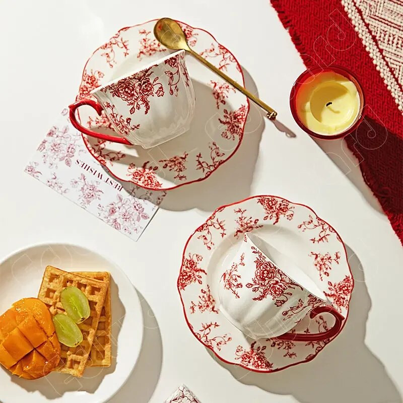 Retro virágmintás kávés csésze készlet Európai stílusú teáscsészék készletek délutáni teáskészlet Háztartási kerámia vizes bögre tejes bögrék tányér