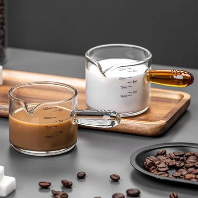 80/150 ml värviline klaasist käepidemega espresso mõõtetass Vshape Suu piimakann Kohvitarvikud paksendatud klaasist köögimõõdikass