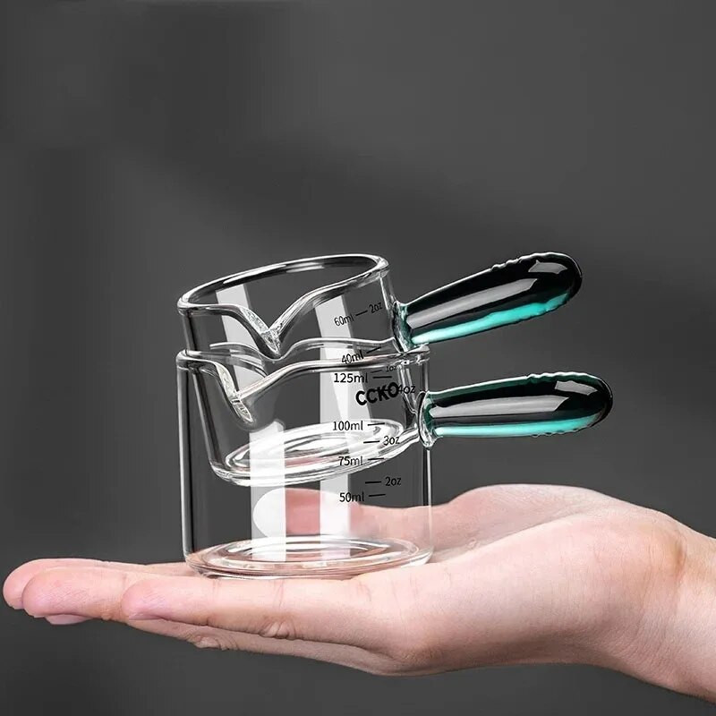 80/150 ml-es színes üveg fogantyús eszpresszó mérőpohár Vshape szájú tejkanna kávé kellékek sűrített üvegű konyhai mérőbögre