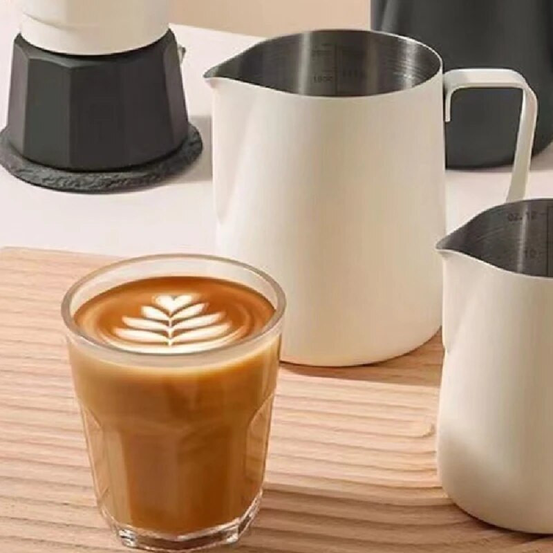 Vrč za pjenjenje mlijeka Izljev Latte Art vrč Okrugli izljev Latte Art vrč Vrč za mlijeko Pjenilica Profesionalni barista Vrč za kuhanje mlijeka na pari