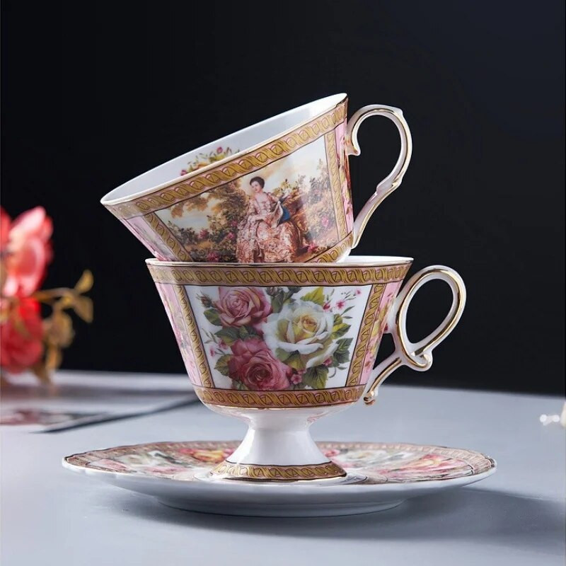 Ružičaste šalice za kavu visoke noge, porcelan, srednjovjekovna šalica za kavu, set tanjurića, set šalica za čaj, posuđe za kavu, posuđe za čaj, kućno posuđe