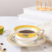 Britanski cvjetni tanjurići za šalicu kave, koštano porcelan, pastoralni poslijepodnevni čaj, tanjurić za šalicu crnog čaja