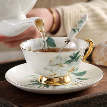Чаша за кафе от фин костен Китай Класически комплект чаши за чай с цветя Керамична чаша за лате кафе и комплект чинийки Порцеланова чаша за чай Подарък Съдове за напитки