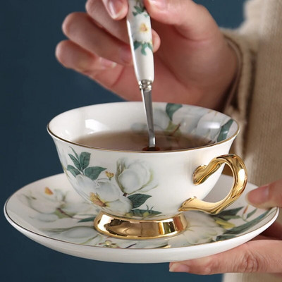 Fine Bone China kávéscsésze klasszikus virágos teáscsésze készlet Kerámia latte kávéscsésze és csészealj készlet porcelán teáscsésze ajándék ital