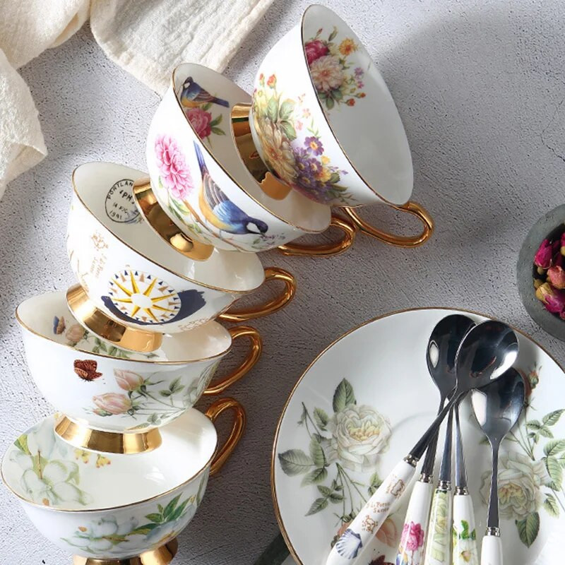 Šalica za kavu od finog porculana Klasični cvjetni set šalica za čaj Keramička šalica za latte kavu i tanjurić Set Porculanska šalica za čaj Poklon posuđe