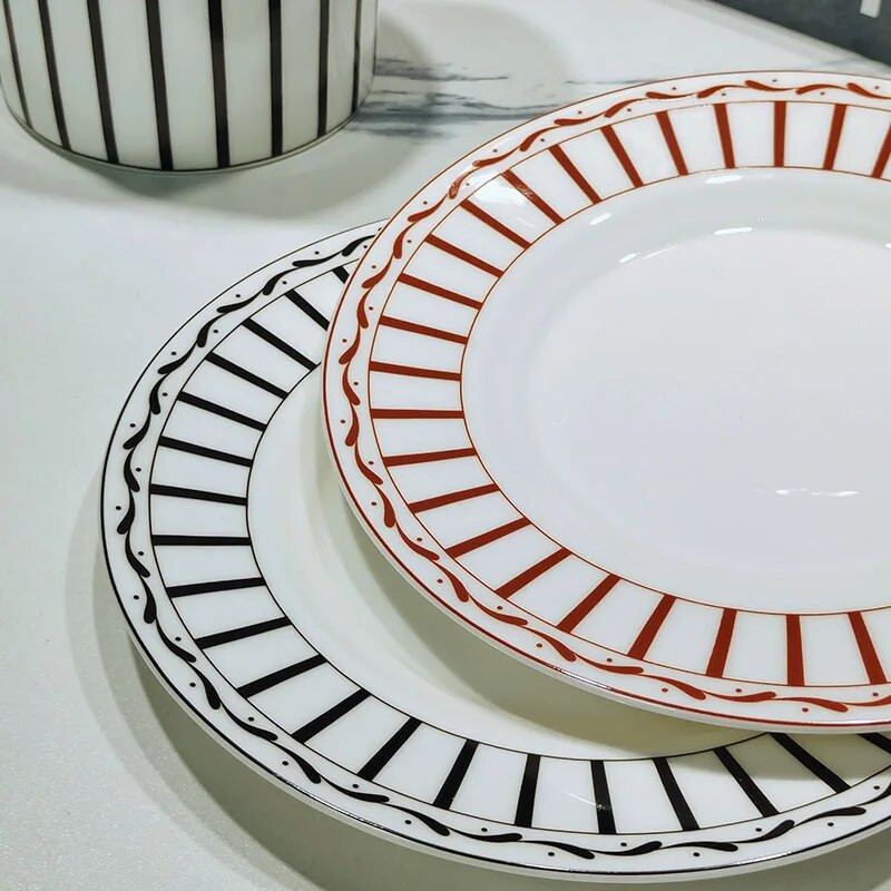 Novi luksuzni set šalica za kavu 2022. Posuđe za vjenčanje od finog porculana Porcelanske šalice i tanjurići Setovi Keramičke šalice