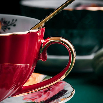 Керамични нов костен Китай Европейски леки луксозни чаши за кафе и чинийки Комплект ретро цветя Чаши за чай Сватбен подарък Подарък за акомпанимент