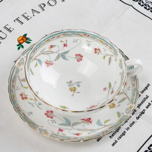 Vrhunska luksuzna šalica za kavu s tanjurom Britanski set za čaj s cvjetnim uzorkom Zdjela za doručak u europskom korejskom kineskom stilu Poklon